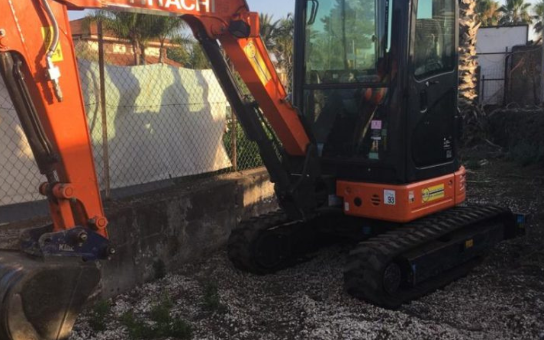 HITACHI ZX32U - mg-noleggio-mezzi-pesanti-e movimento terra 11 (3)