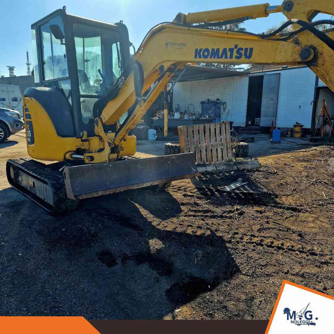 KOMATSU PC35 (2) noleggio - KOMATSU PC35