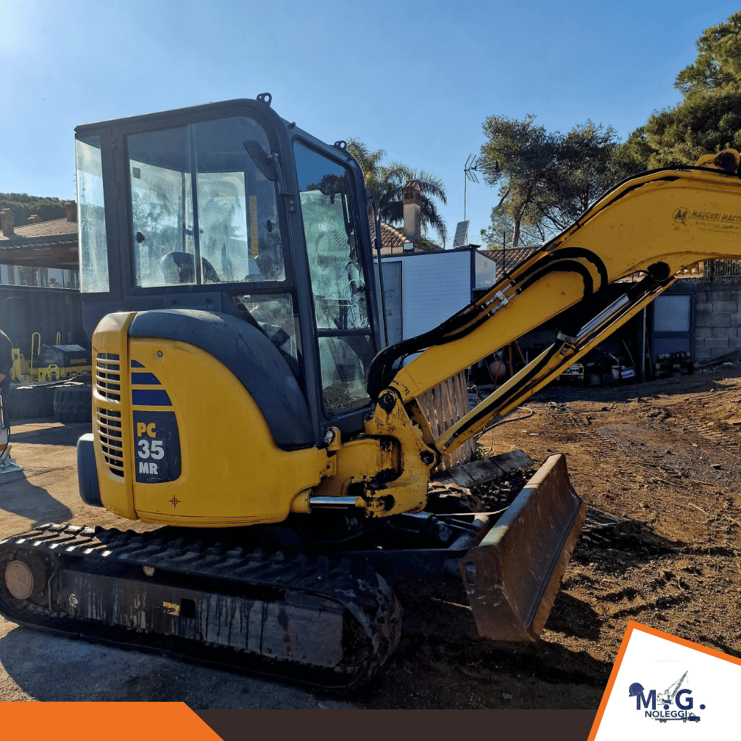 KOMATSU PC35 (6) noleggio - KOMATSU PC35