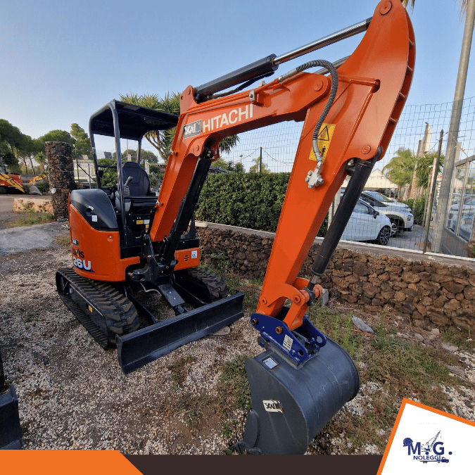 MINI ESCAVATORE HITACHI ZX26 (4) MINI ESCAVATORE HITACHI ZX26 (4)