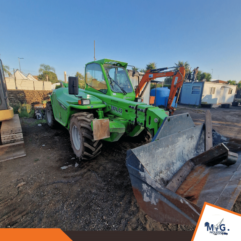 SOLLEVATORE TELESCOPICO MERLO P38.13 PLUS (5) SOLLEVATORE TELESCOPICO MERLO P38.13 PLUS (5)