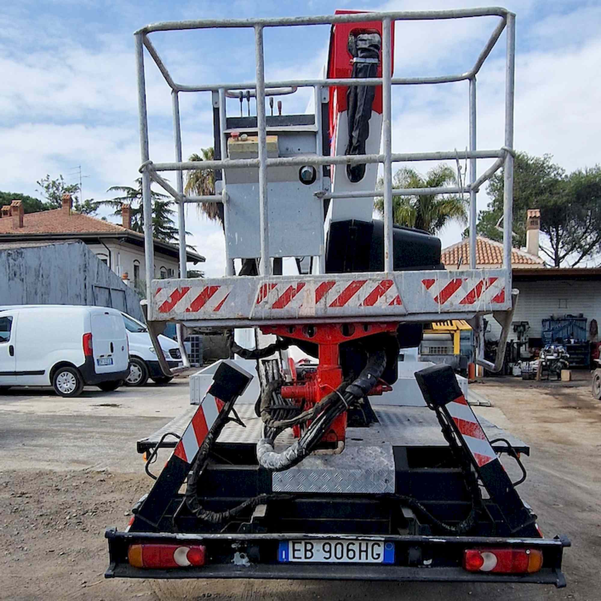Mg_Noleggio_piattaforma_aerea_21metri_4 Mg_Noleggio_piattaforma_aerea_21metri_4