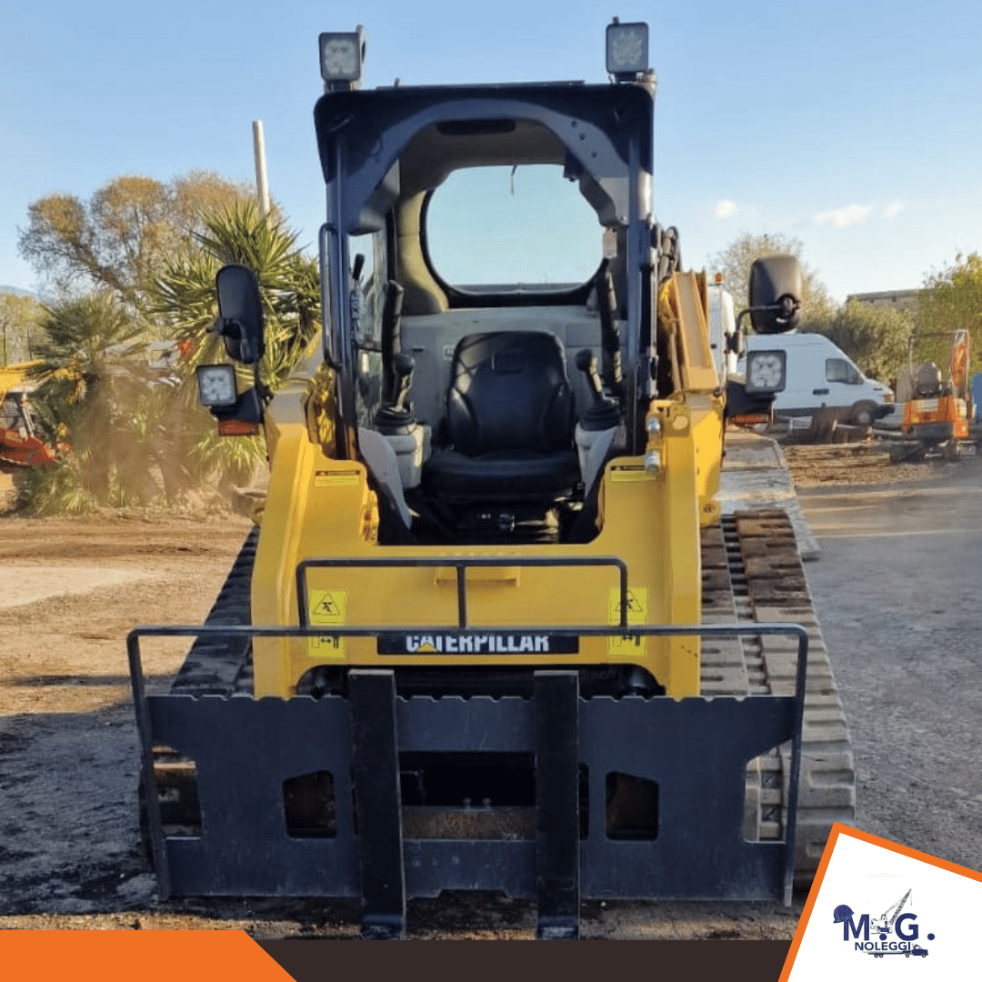 CATERPILLAR 279C (8) CATERPILLAR 279C (8)